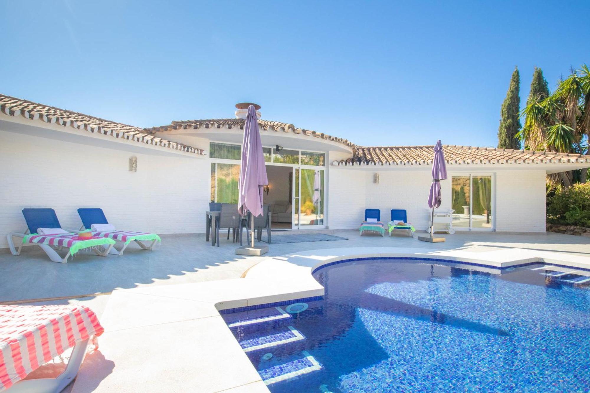 בנאלמדנה Pool Villa Rancho Domingo Family Friendly - Happy Rentals מראה חיצוני תמונה